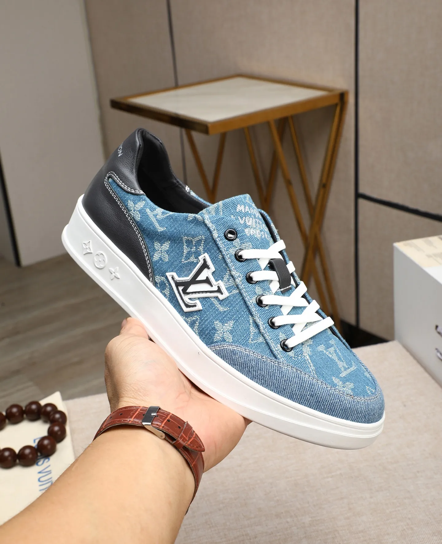 Men's shoes 💰440 📛📛【LOUIS VUITTON】Louis Vuitton’s 2025 official website synchronized new products👟Milan fashion catwalk style🇰🇾🇰🇾LV family logo, big coffee style, a must-have for fashionistas⚠️First layer calfskin➕Genuine leather lining➕Official website original version special outsole👞Number 38-44